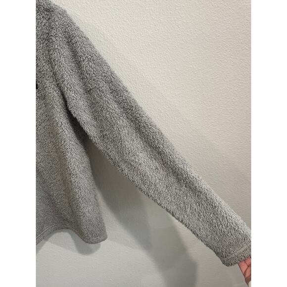Patagonia grey fluff half zip pull over - Picture 3 of 4